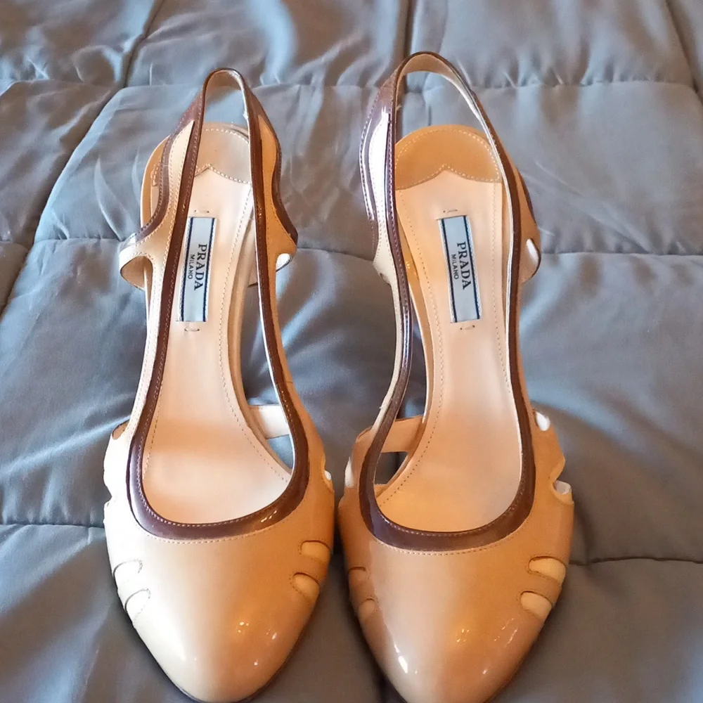 Host Pick - PRADA Pumps - Picture 2 of 6